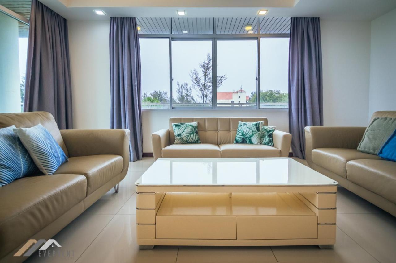 Bay Resort By Evernent Miri Exterior photo